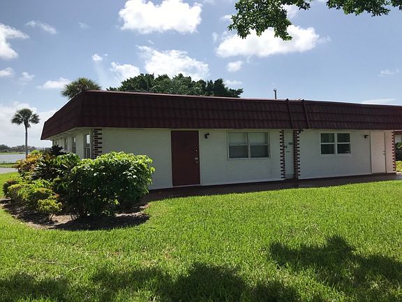 3rd image of 193 Waterford Cir #I