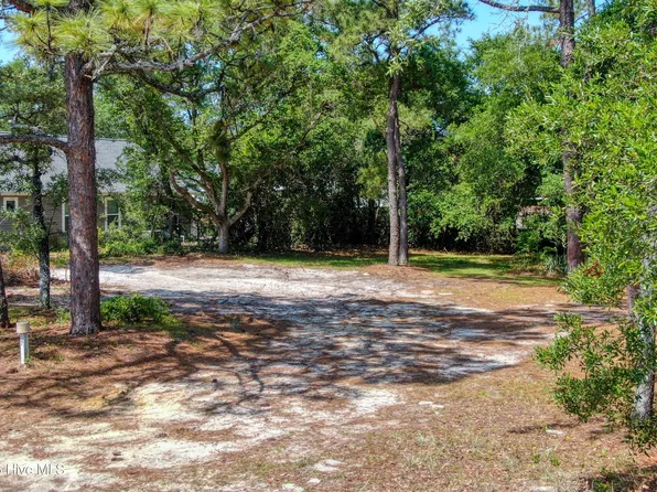 117 NE 17th Street, Oak Island, NC 28465