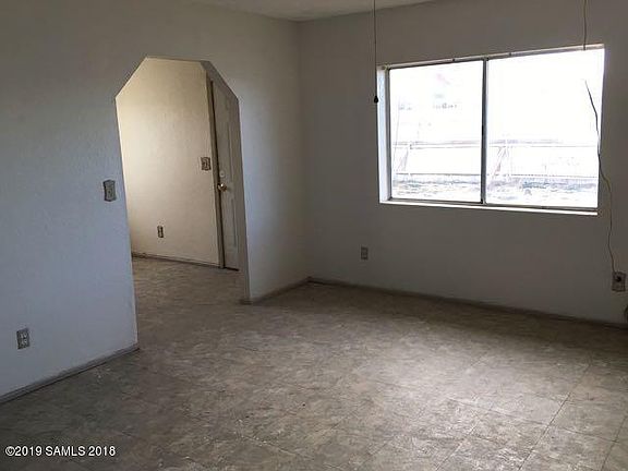 5th image of 810 N Mesa Ave