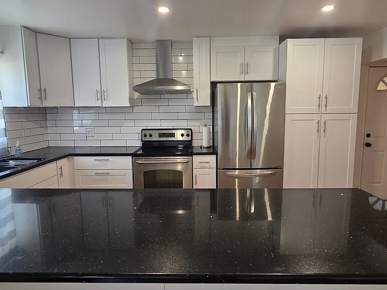 2713 W Dill Dr — Photo 4