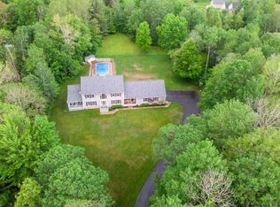 35 Roslyn Dr, Ballston Lake, NY 12019