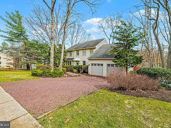 3rd image of 61 Penn Rd