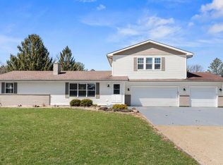 3198 Duncan Rd, Stoughton, WI 53589