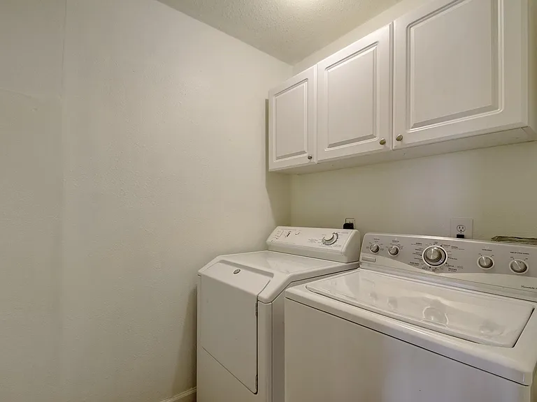 1704 E M Franklin Ave #C — Photo 14