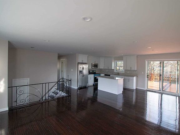 2nd image of 35 Whalen Ct