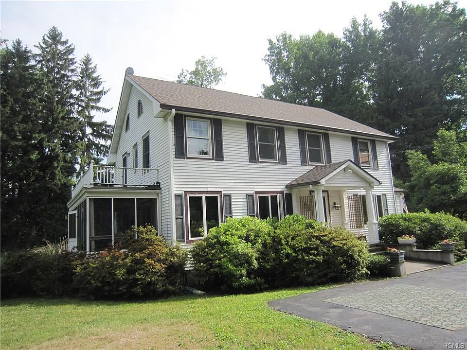 1st image of 7 Louise Dr