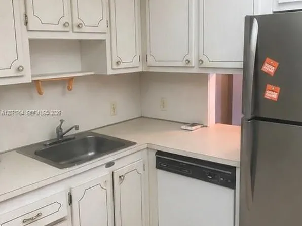13155 Ixora Ct APT 204, North Miami, FL 33181