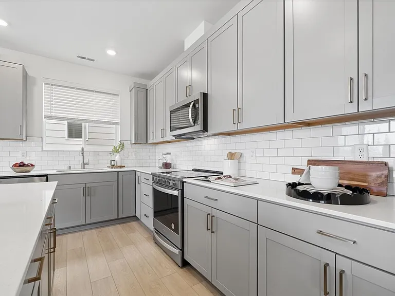 4840 88th Dr NE — Photo 16
