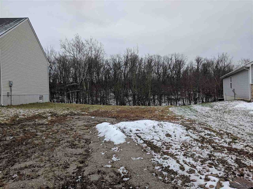 2nd image of 142 Arlington Ct