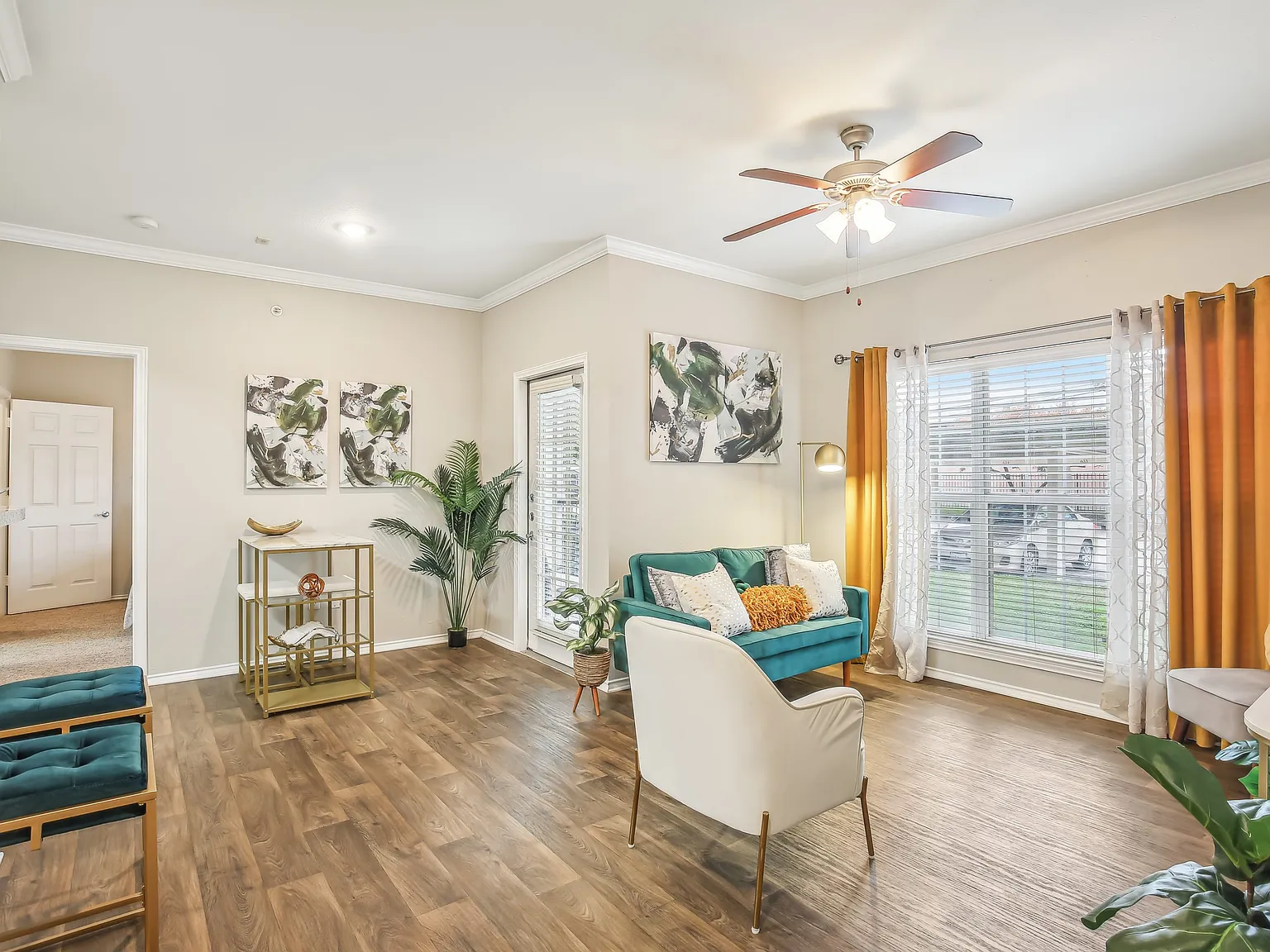 Stone Canyon Apartment Homes — Photo 3