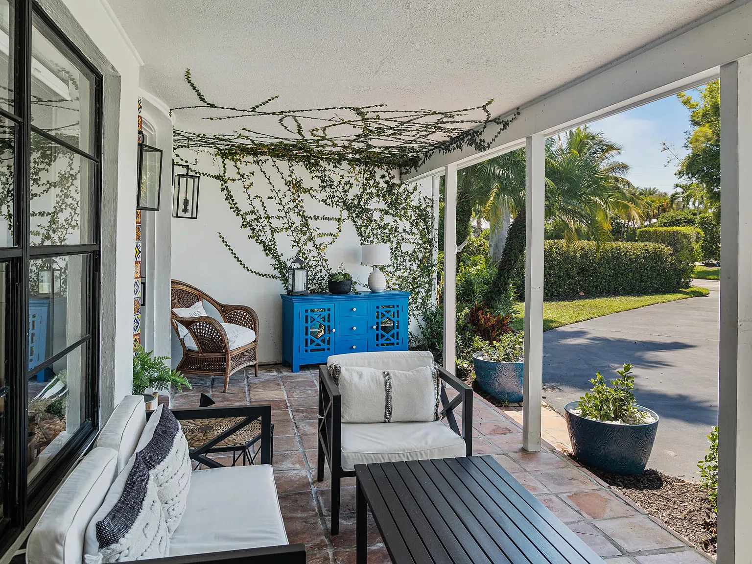 3 bed, 3.0 bath, 1988 sqft, $12,000 — Photo 4