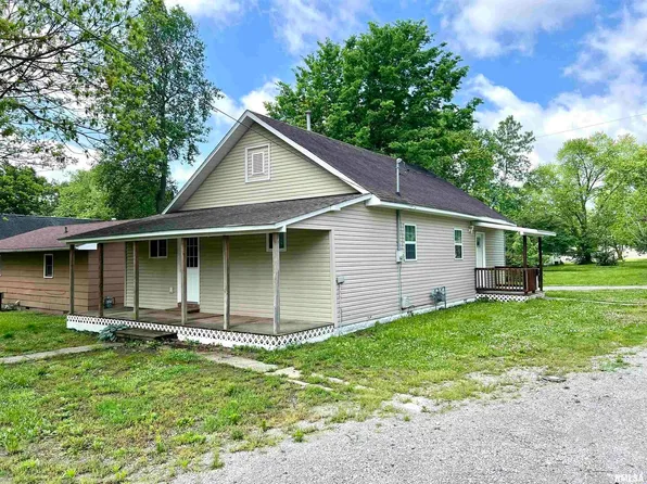 1702 E Clark St, West Frankfort, IL 62896