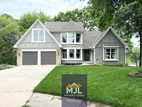 15601 Maple St Photo 1