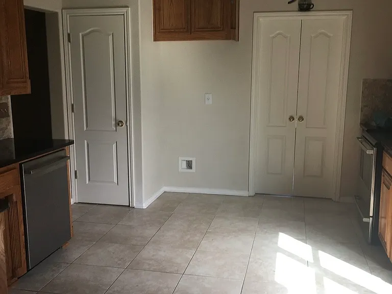 115 Da Vinci — Photo 3