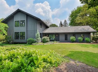 1390 Shady Ln, Wheaton, IL 60187