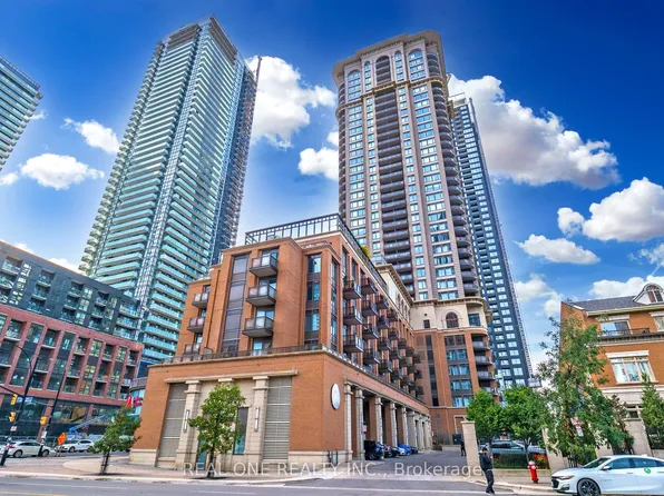 385 Prince Of Wales Dr, Mississauga, ON
