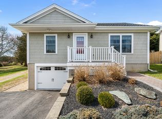 31 Sunrise Ave, Pawcatuck, CT 06379