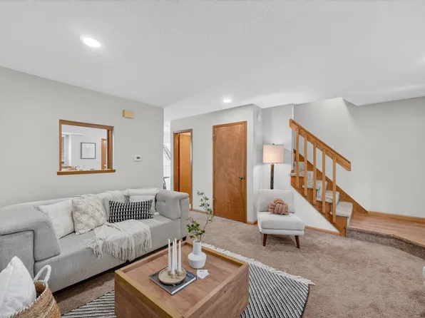 157 52nd St, West Des Moines, IA 50265