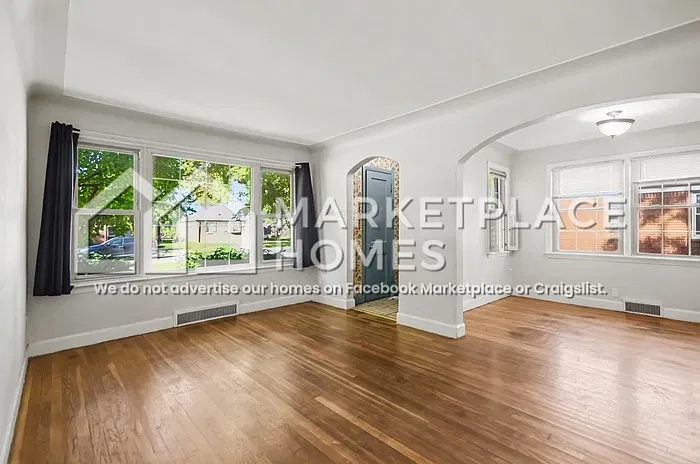 2 bed, 1.0 bath, 1393 sqft, $1,450 — Photo 4