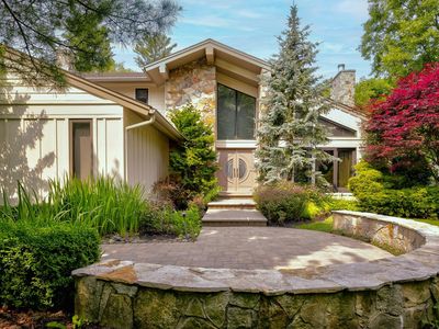 4 Aldgate Drive W, Manhasset, NY, 11030