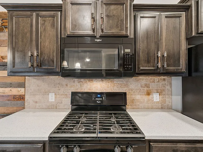 1751 Lexington Ct — Photo 17