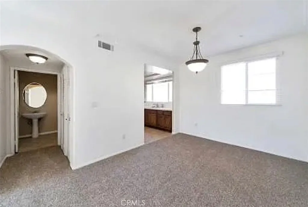 2 bed, 1387 sqft, $3,525 — Photo 3