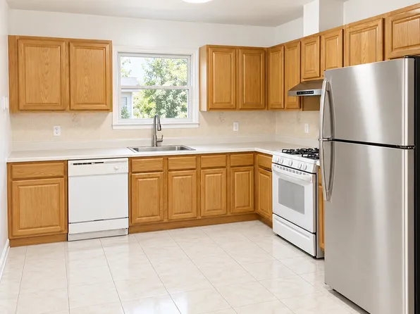 6915 53rd Dr Floor 2, Maspeth, NY 11378