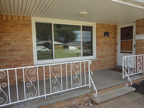 2nd image of 1321 Parkhaven Dr