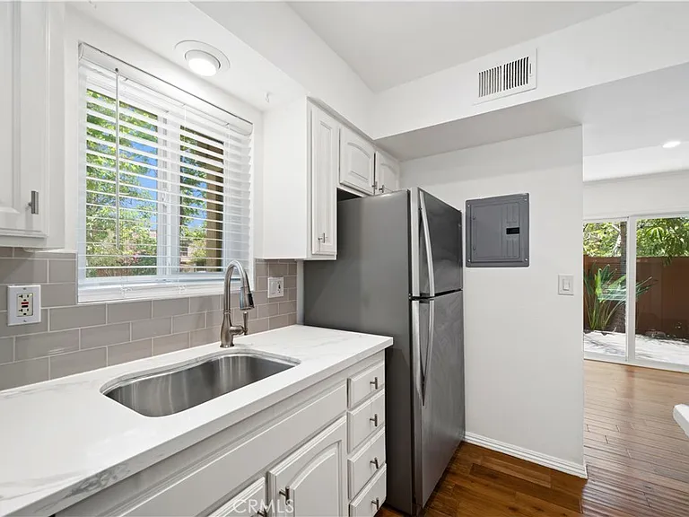 4131 Yankee Dr — Photo 4