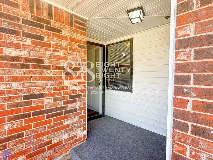 3 bed, 1.5 bath, 1094 sqft, $1,245 — Photo 4