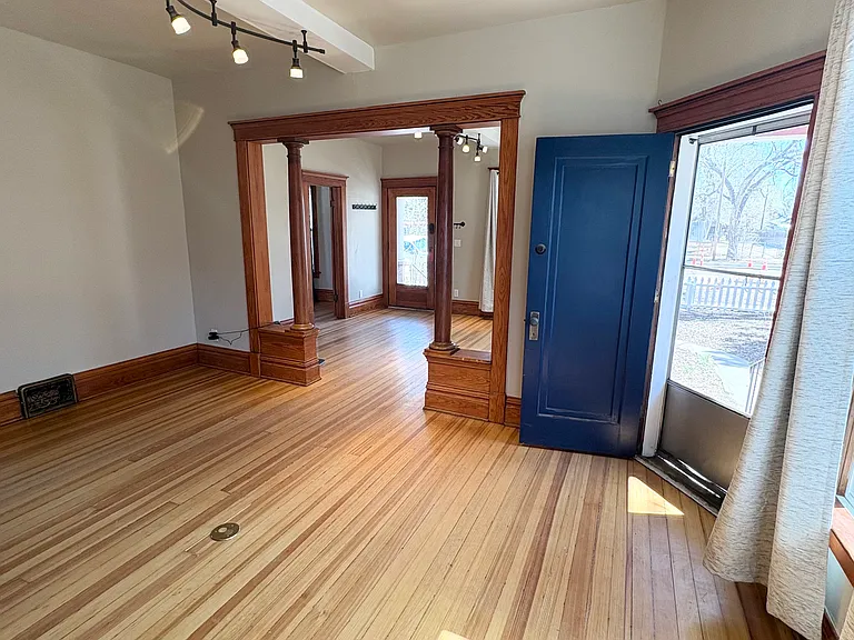 928 N Corona St — Photo 32