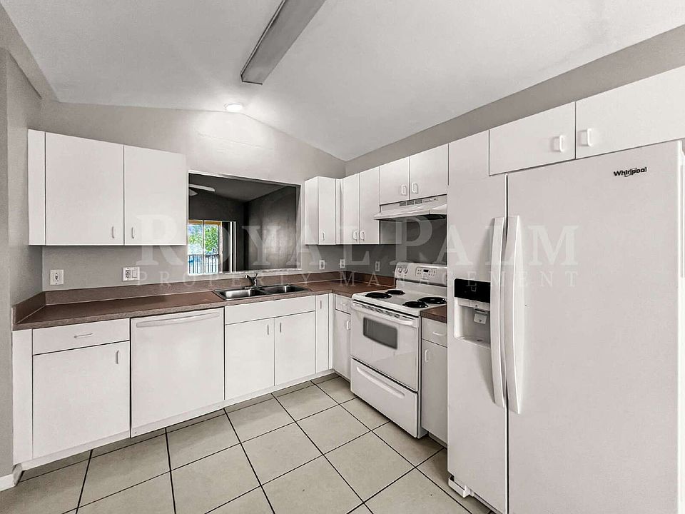 1st image of 1239 SE 8th St APT 6