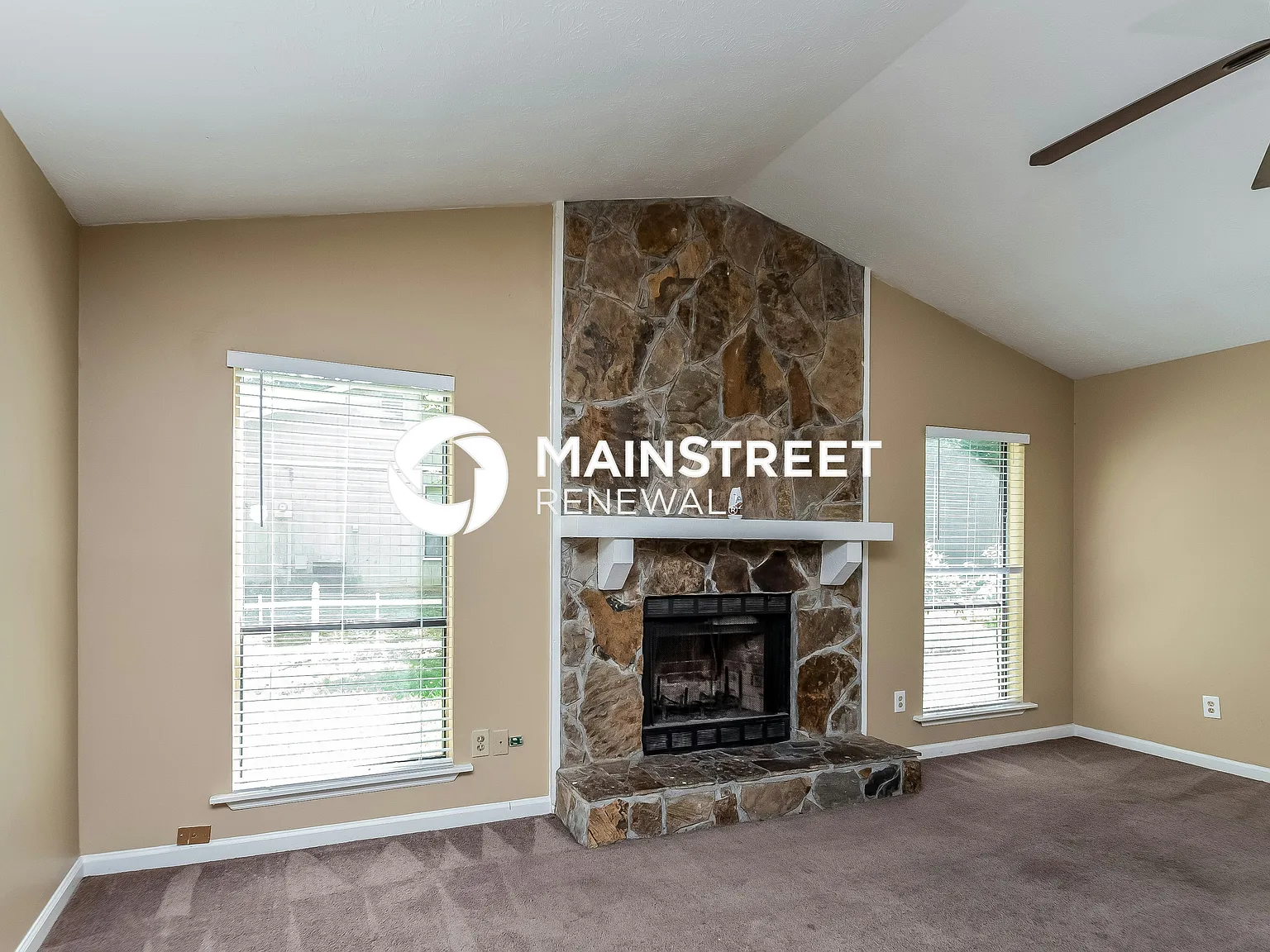 337 Windsor Walk SE — Photo 2