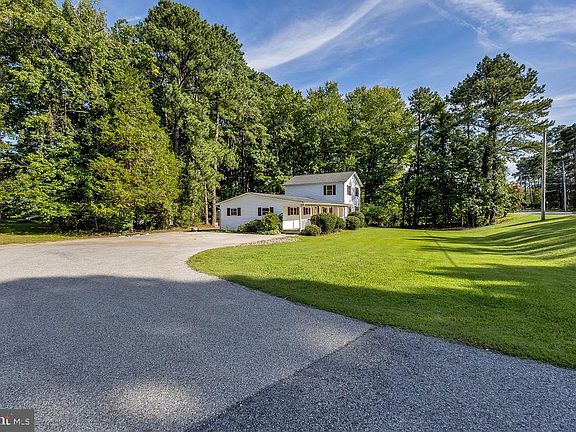 3rd image of 13750 Dowell Rd