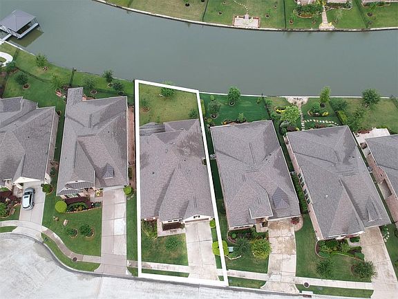 2nd image of 9815 Primrose Park Ln