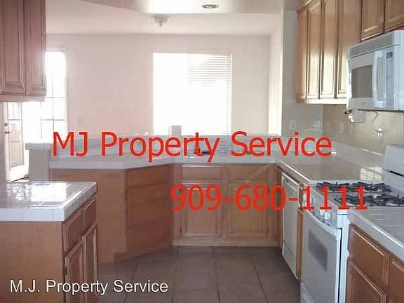 4th image of 984 N Turner Ave APT 290