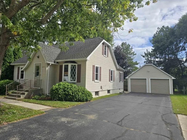 2413 45th St, Two Rivers, WI 54241
