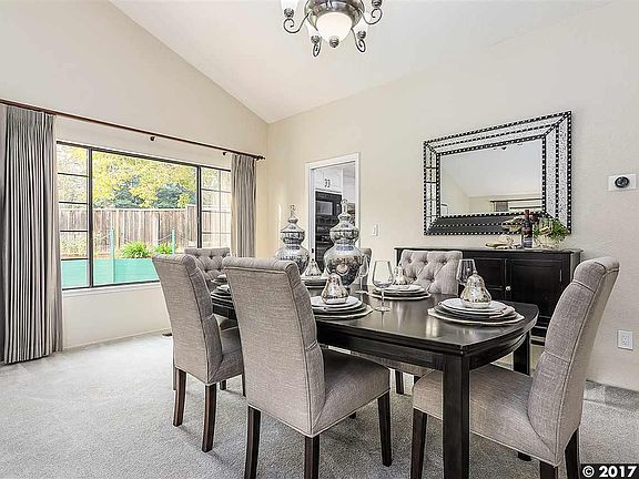5th image of 328 Oak Glen Ct