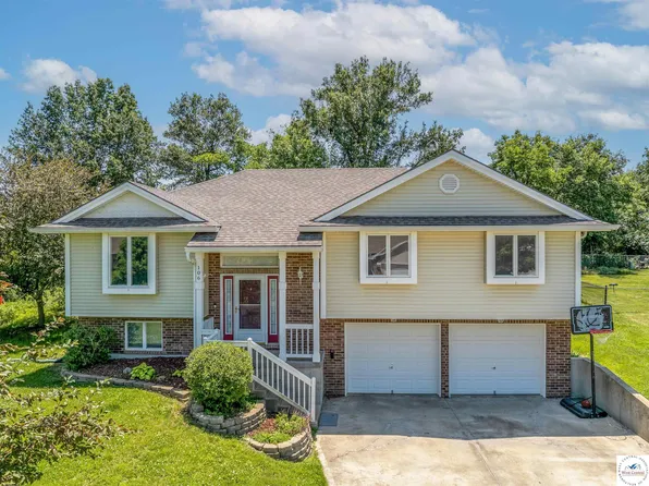 106 SW 95th Rd, Warrensburg, MO 64093