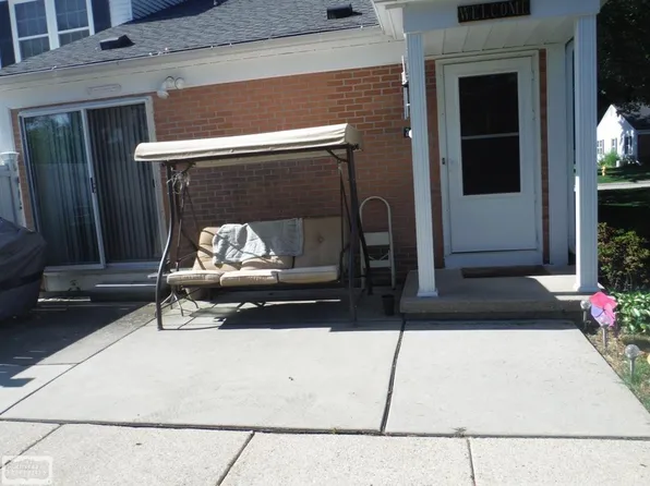24395 Meadowbridge Dr #119/31, Clinton Township, MI 48035
