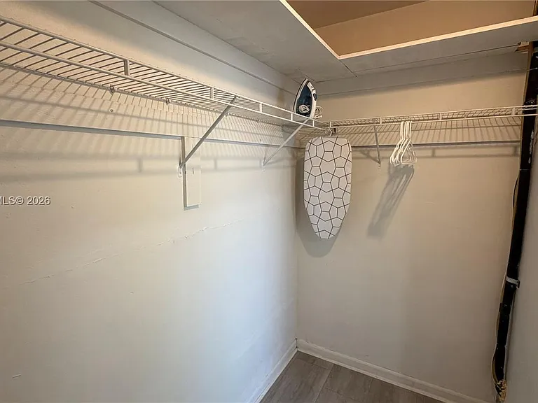 10004 E Bay Harbor Dr #10 — Photo 16