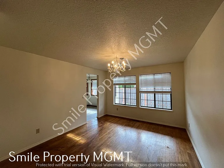 16801 NE San Rafael Dr — Photo 3