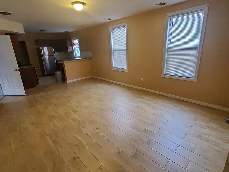 81 Summer Ave #3 — Photo 2