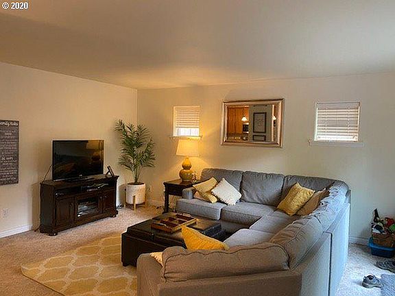 2nd image of 1463 NE Four Seasons Dr