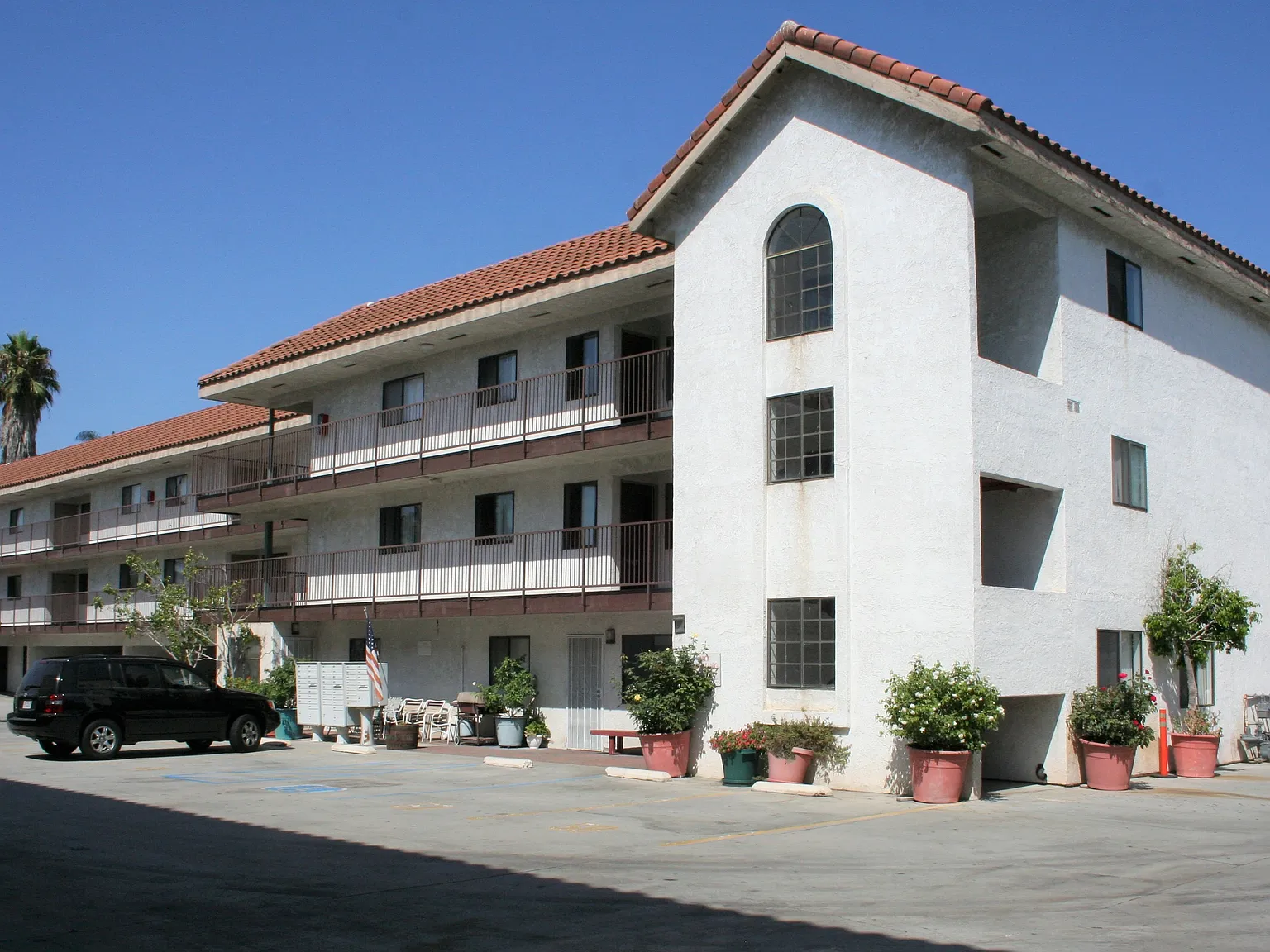 1 bed, 800 sqft, $2,050 — Photo 3