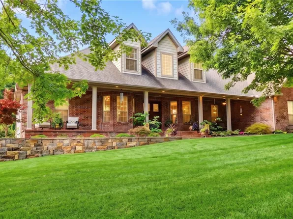 2305 E Whispering Oaks Ln, Fayetteville, AR 72701