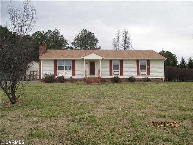 1st image of 8946 Woods Edge Dr