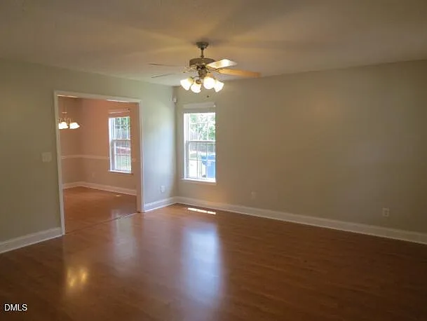 10 Knightsbridge Ct — Photo 4