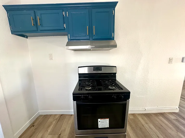 1033 Hoffman Ave #12 — Photo 17