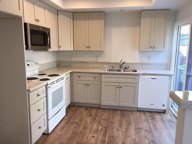 1st image of 9897 Park Crest Ln